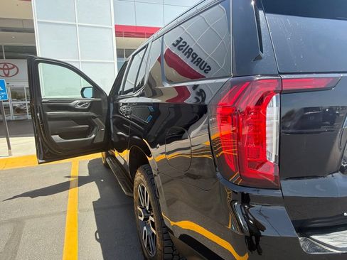 Used 2024 GMC Yukon AT4 w/ Technology Package AWD/4WD image 3
