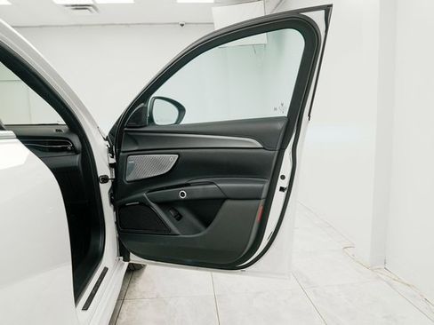 Used 2024 Maserati Grecale GT image 21