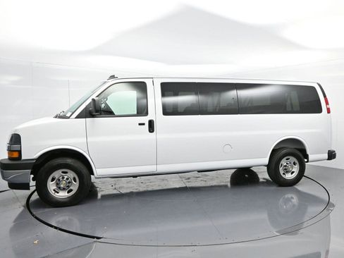Used 2025 Chevrolet Express 3500 LT w/ LT Preferred Equipment Group image 4