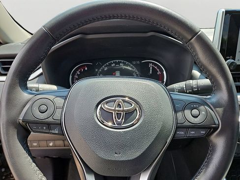 Used 2025 Toyota RAV4 XLE w/ Weather Package AWD/4WD image 19