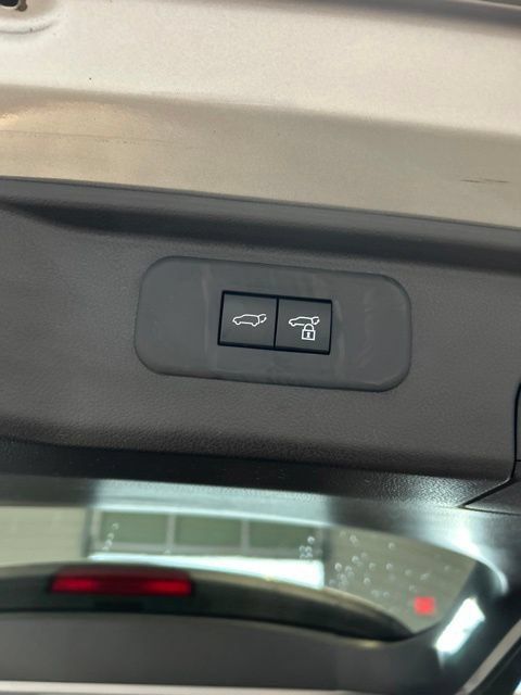 Used 2024 Toyota Grand Highlander AWD Hybrid image 17