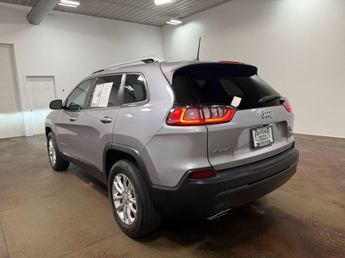 Used 2019 Jeep Cherokee Latitude w/ Comfort & Convenience Group AWD/4WD image 35