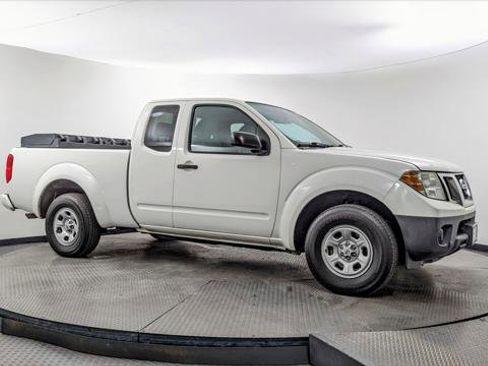 Used 2019 Nissan Frontier S image 11