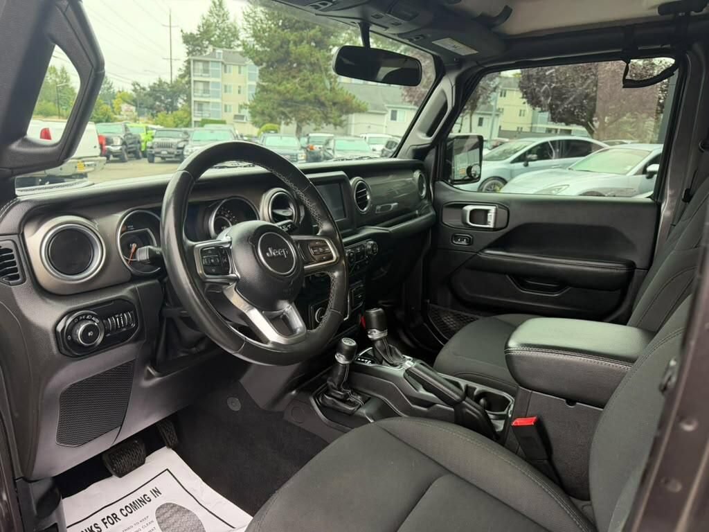 Used 2019 Jeep Wrangler Unlimited Sahara AWD/4WD image 10