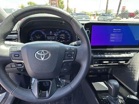 Used 2025 Toyota Camry XLE FWD image 12