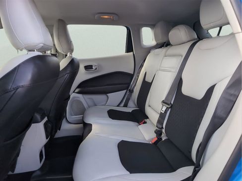 Used 2018 Jeep Compass Latitude w/ Popular Equipment Group image 36