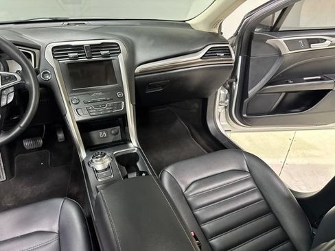 Used 2019 Ford Fusion SEL FWD image 20