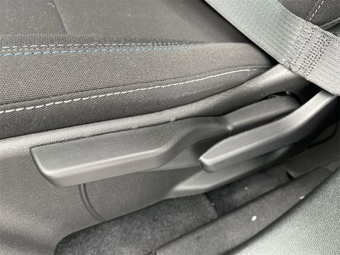 New 2026 Chevrolet Equinox EV LT image 12