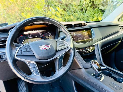 Used 2017 Cadillac XT5 Luxury image 46