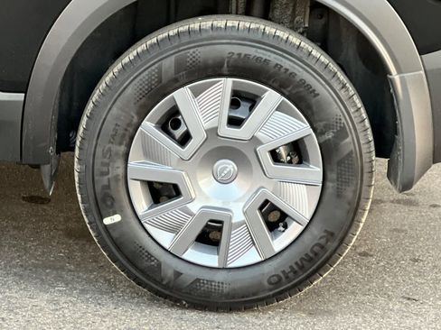 New 2026 Nissan Kicks S FWD image 32