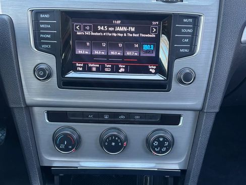 Used 2015 Volkswagen Golf Launch Edition FWD image 26