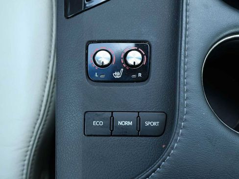 Used 2017 Toyota Avalon XLE Premium FWD image 25