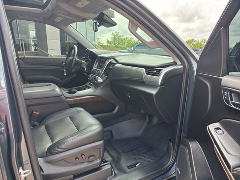 Used 2020 Chevrolet Suburban LT image 25