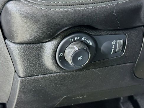 Used 2022 Dodge Durango SXT w/ Anodized Platinum Package image 10