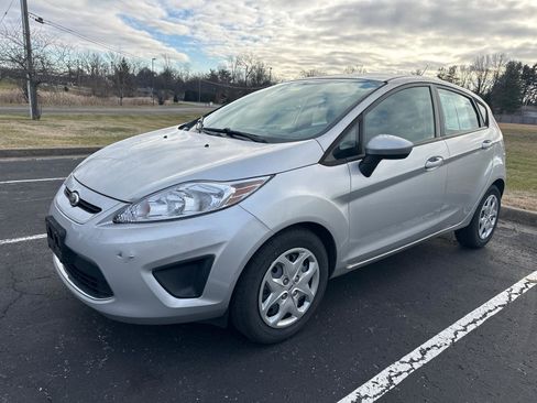 Used 2012 Ford Fiesta SE image 2