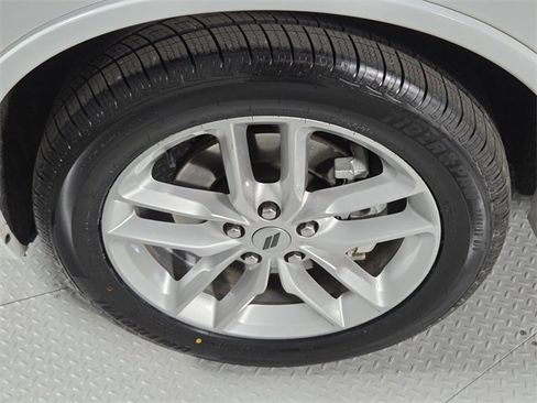 Used 2024 Dodge Durango GT image 9