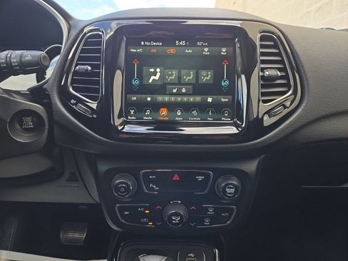 Used 2018 Jeep Compass Limited w/ Navigation Group AWD/4WD image 14
