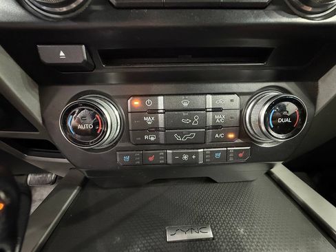 Used 2017 Ford F150 Lariat w/ Equipment Group 502A Luxury AWD/4WD image 14