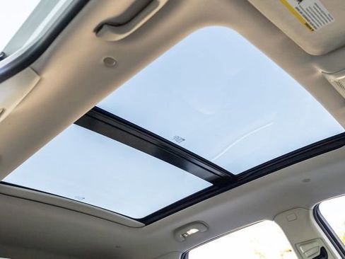 Used 2021 Cadillac XT5 Premium Luxury image 14