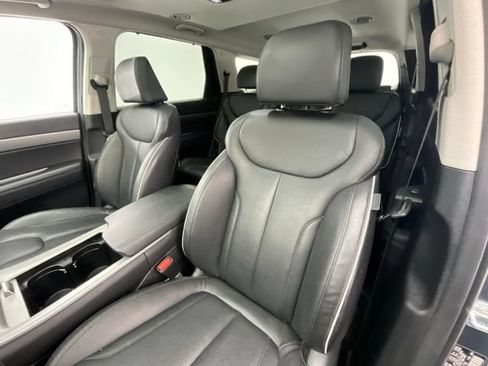 Used 2024 Hyundai Palisade SEL w/ Premium Package AWD/4WD image 7