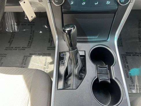 Used 2015 Toyota Camry LE FWD image 22