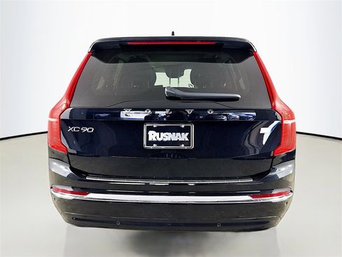 Certified 2024 Volvo XC90 T8 Plus image 6