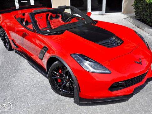 Used 2019 Chevrolet Corvette Z06 RWD image 2