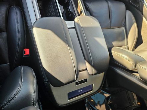 Used 2025 Lincoln Navigator L Reserve image 25