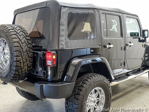 Used 2016 Jeep Wrangler Unlimited Sahara w/ Connectivity Group AWD/4WD image 7