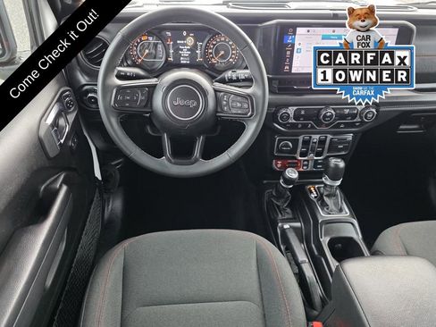 Used 2025 Jeep Wrangler Unlimited Rubicon AWD/4WD image 12