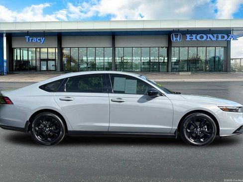 Certified 2025 Honda Accord SE image 4