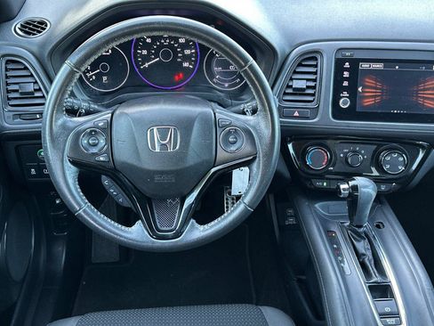 Used 2020 Honda HR-V Sport image 15