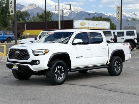 Used 2021 Toyota Tacoma TRD Off-Road w/ TRD Premium Off Road Package AWD/4WD image 3