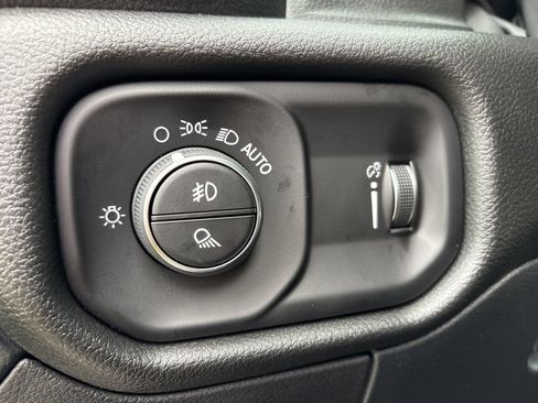 New 2026 RAM 1500 Express AWD/4WD image 11