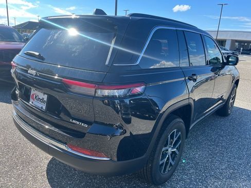 New 2025 Jeep Grand Cherokee Limited w/ Trailer Tow Package image 30