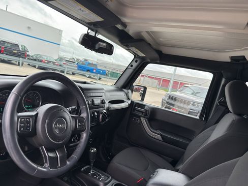 Used 2015 Jeep Wrangler Unlimited Sport w/ Quick Order Package 24S AWD/4WD image 22