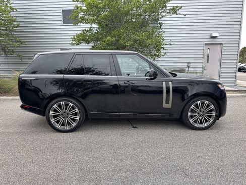 Certified 2023 Land Rover Range Rover Autobiography AWD/4WD image 5