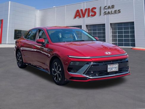 Used 2025 Hyundai Sonata SEL FWD image 3