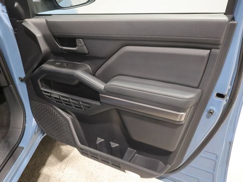 Used 2025 Toyota 4Runner SR5 AWD/4WD image 26
