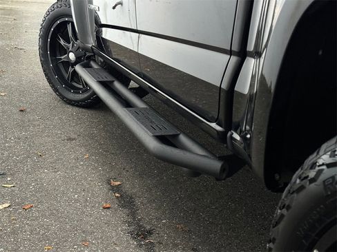 Used 2017 GMC Canyon SLT w/ Driver Alert Package image 28