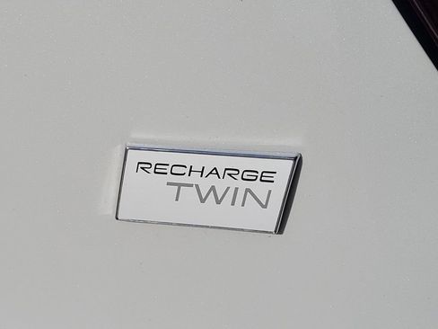 Used 2023 Volvo XC40 Recharge Ultimate w/ Protection Package Premier image 10