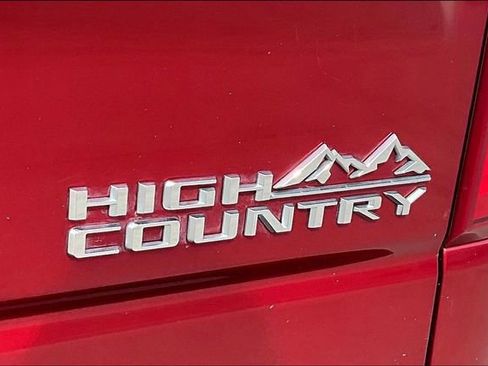 Used 2025 Chevrolet Silverado 1500 High Country w/ High Country Premium Package AWD/4WD image 24