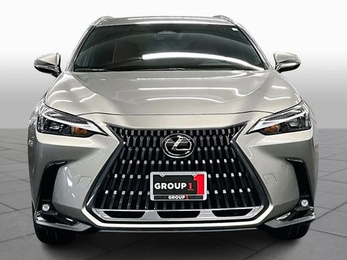 Used 2024 Lexus NX 250 FWD image 3