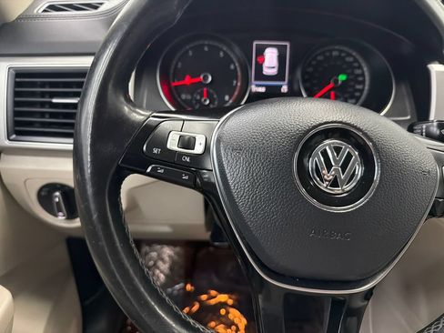 Used 2018 Volkswagen Atlas SE FWD image 24