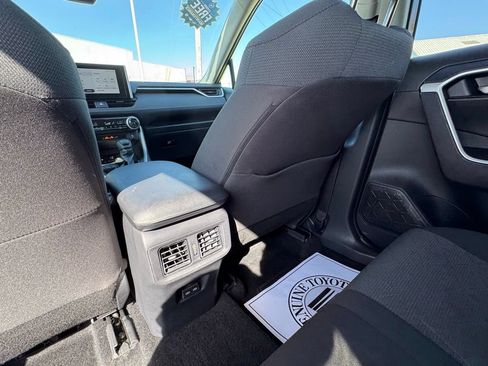 Used 2025 Toyota RAV4 XLE AWD/4WD image 41