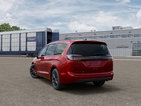 New 2026 Chrysler Pacifica Select image 3