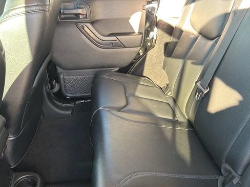 Used 2017 Jeep Wrangler Unlimited Sahara AWD/4WD image 54