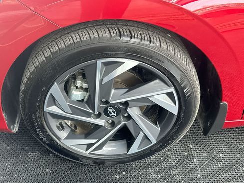 Used 2025 Hyundai Elantra Sport FWD image 11