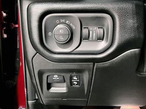 Used 2019 RAM 1500 Big Horn AWD/4WD image 17
