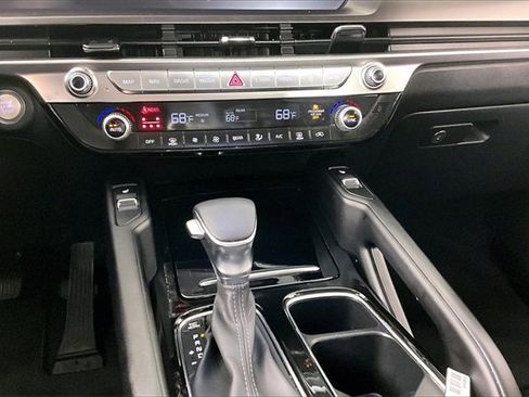 Certified 2024 Kia Telluride S w/ S Sunroof Package image 9